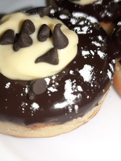 A picture of Creamy Donuts 😊.