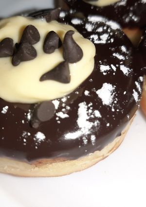 A picture of Creamy Donuts 😊.