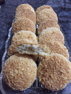 A picture of Coconut biscuit.