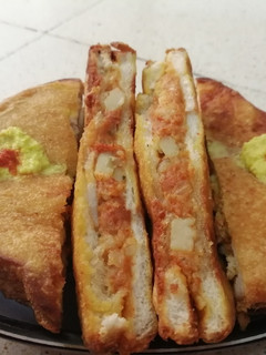 બ્રેડ પકોડા (Bread Pakoda Recipe In Gujarati) રેસીપી મુખ્ય ફોટો