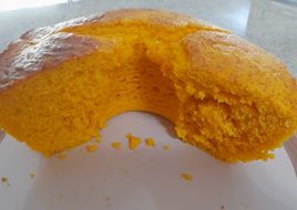 Bolo de cenoura com maracujá
