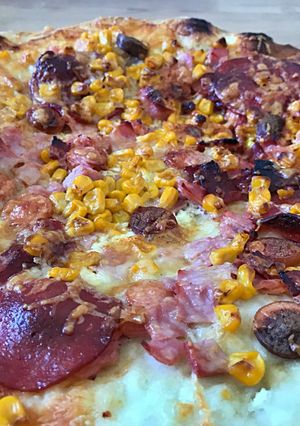 Vékony ropogós pizzatészta recept fotója