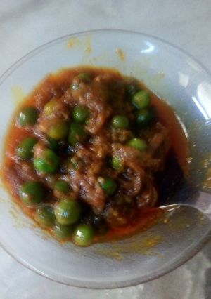 A picture of Malai onion matar.