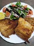 Lenguadina rebozada con ensalada