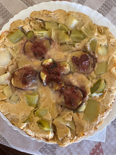 Una foto de 476. Pizza de higos y foie con base masa de garbanzos (principal pizza)