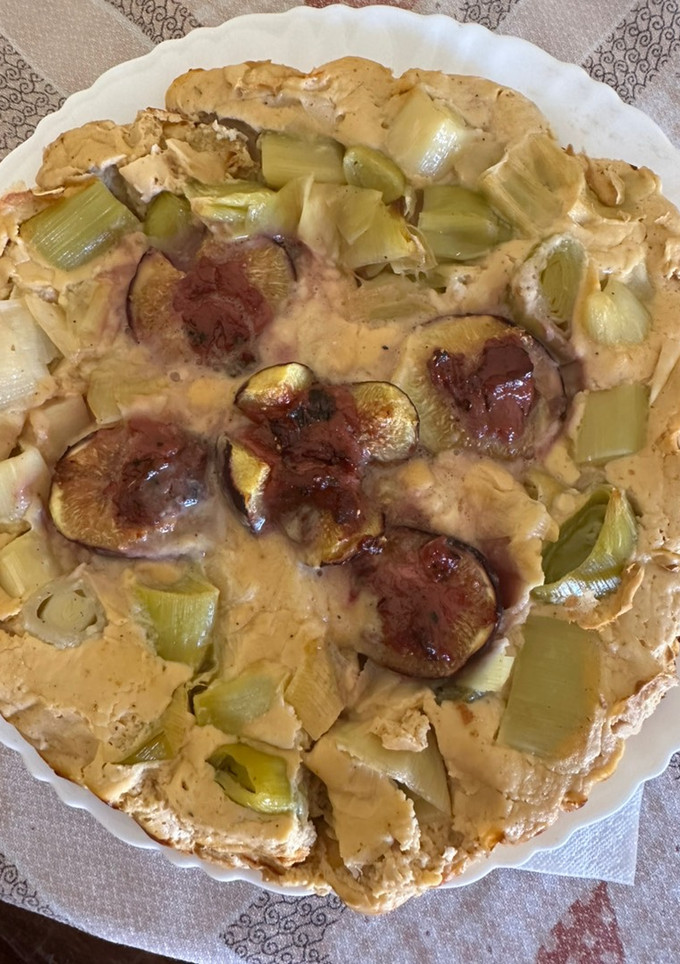 Una foto de 476. Pizza de higos y foie con base masa de garbanzos (principal pizza)