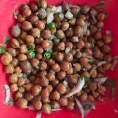A picture of Kala chana Chat.