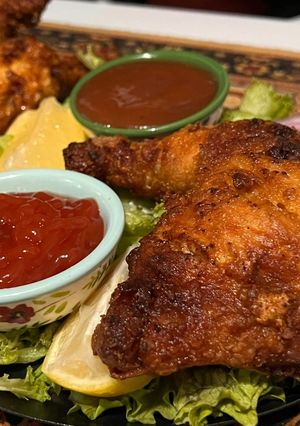 A picture of Hyderabadi wedding fried chicken.