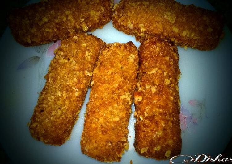 Steps to Prepare Ultimate Cornflakes Crusted Chicken Strips