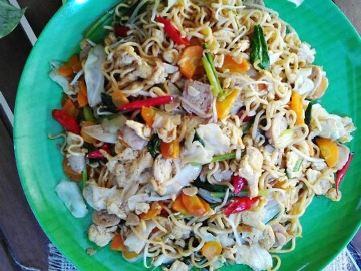 Cara Mudah Membuat Resep Mie goreng kari yang Uenak Anti Ribet, Lezat