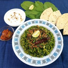 A picture of Lasuni Palak Khichadi.