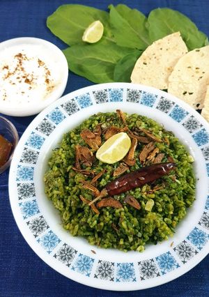 A picture of Lasuni Palak Khichadi.