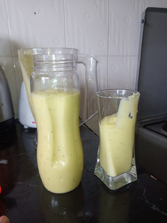 A picture of PineAvoNana Smoothie.