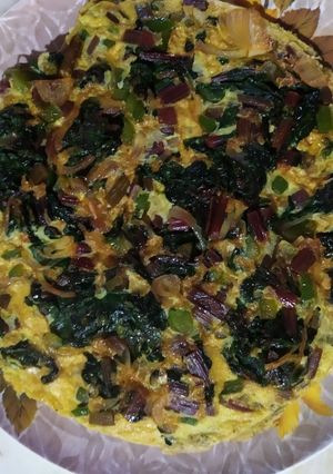 Una foto de Tortilla de hojas de remolacha