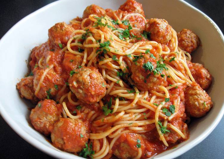 Recipe of Tasty Spaghetti & Meatballs in Tomato Sauce