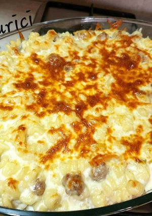 O poză a rețetei Mac&cheese with peppers and sausages.