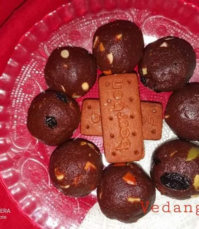 A picture of Bourboun Biscuit Ladoo.