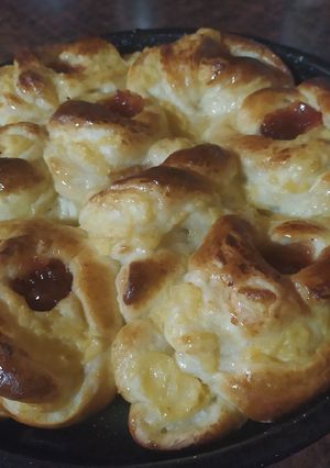 Una foto de Niditos de Crema Pastelera & Membrillo.. 🥐