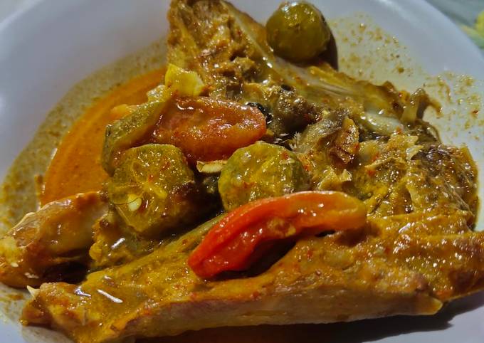 Gulai Santan Kepala Ikan Kakap Merah