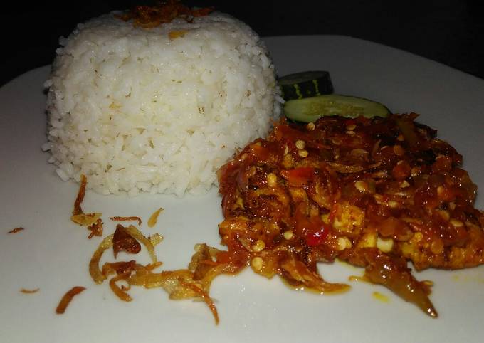 Ayam penyet sambal pecak