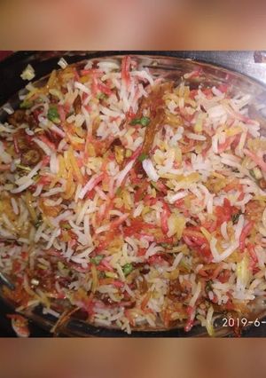 A picture of Kanpur famous chicken Biryani.
