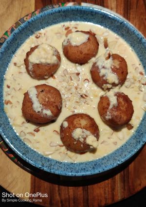 A picture of Rabri Gulab Jamun..