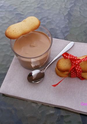 Une photo de Mousse au chocolat au lait concentré
