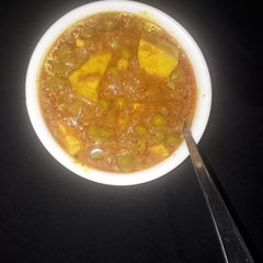 A picture of Matar paneer.