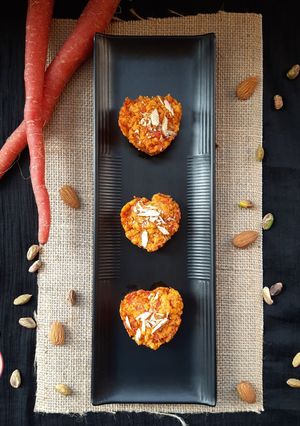 A picture of Gajrela Mini Cakes.
