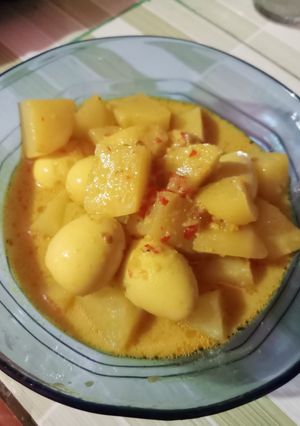 Foto resep Kentang telur puyuh bumbu kuning