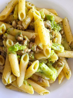 Foto di Penne rigate con salsiccia e broccoli