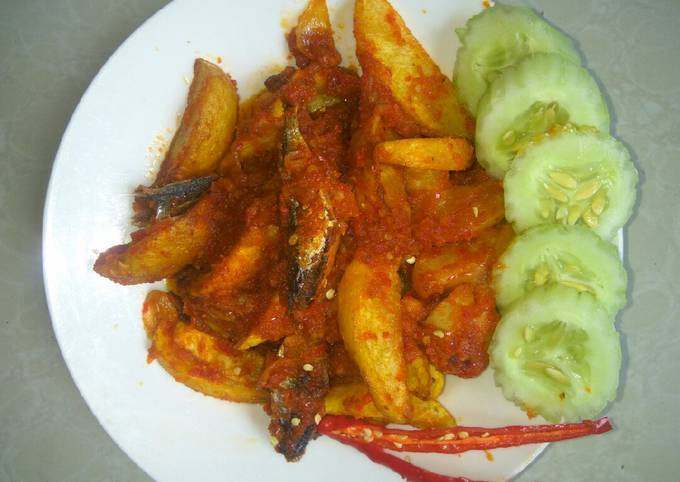 Ikan asin dencis kentang sambel petir