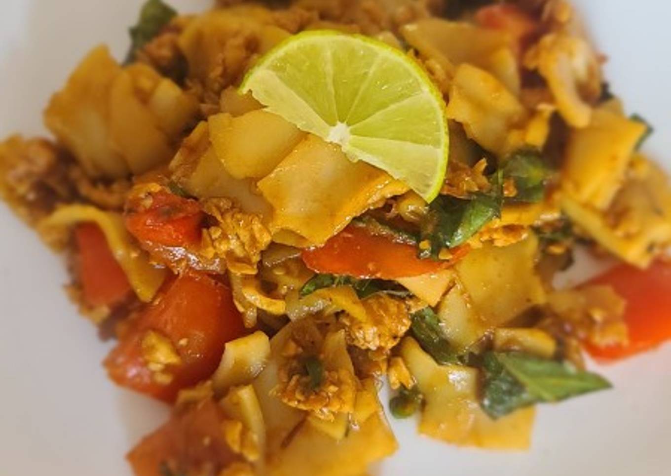 Thai Drunken Noodles with chicken