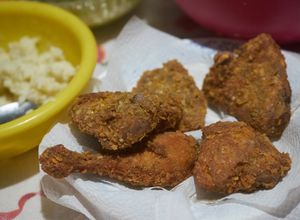 Una foto de Pollo Crujiente Estilo KFC