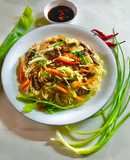 Mì xào nấm hương rau củ (chay)