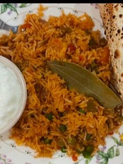 તવા પુલાવ (Tava Pulao Recipe In Gujarati) રેસીપી મુખ્ય ફોટો