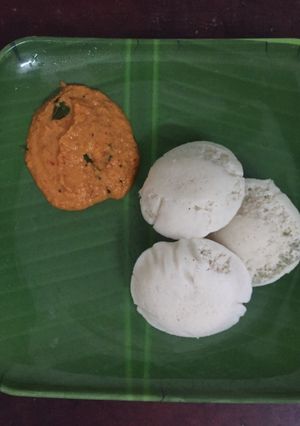 A picture of Vendhaya idli fenugreek idly.