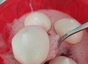 Foto di Aquafaba in mousse bigusto e in meringa