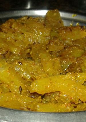 A picture of Achaari muli.
