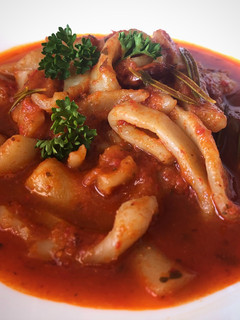 Una foto de Calamares 🦑 en salsa