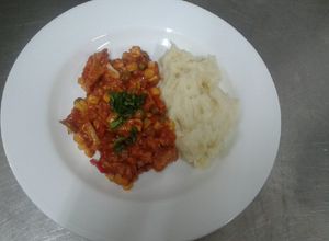 Una foto de Callos a la jardinera (guatitas a la jardinera)
