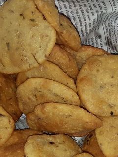 पंजाबी मसाला मठरी (Punjabi masala mathri recipe in Hindi) रेसिपी मुख्य फोटो