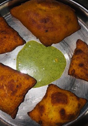 A picture of Bread pakoda.