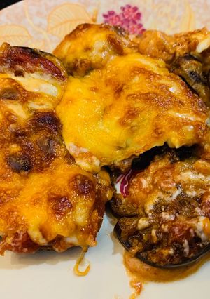 A picture of Eggplant parmigiana.
