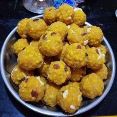 A picture of Boondi laddo / Motichoor laddo.