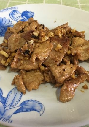 รูปของ หมูกระเทียมพริกไทย