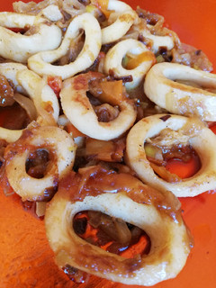 Una foto de Anillas de calamar encebolladas 🦑