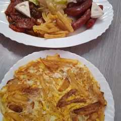 فريت اوملات وحميص ونقانق مقلية(مرڨاز)🌭-レシピのメイン写真