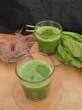 ग्लोंईगस्कीन ग्रीन जूस पालक, आंवला और सेब का ड्रिंक (glowing skin green juice spinach, gooseberry, apple drink)
