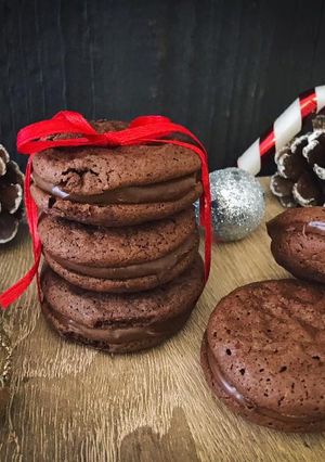 O poză a rețetei Macarons cu cremă de ciocolată.